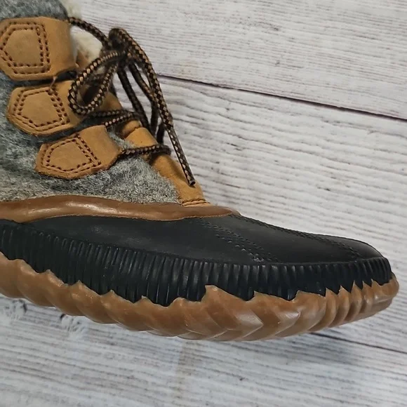 Sorel Sz 8 Gray and Tan Winter Boots - Picture 11 of 16